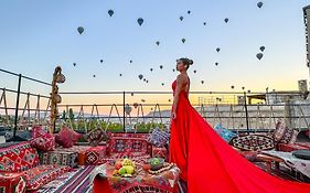 Nomads Cave Hotel & Rooftop  2*